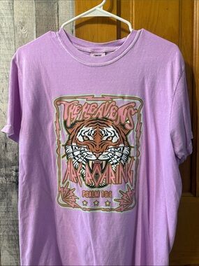 Comfort Colors Lavender Graphic Tee with Retro Tiger Print